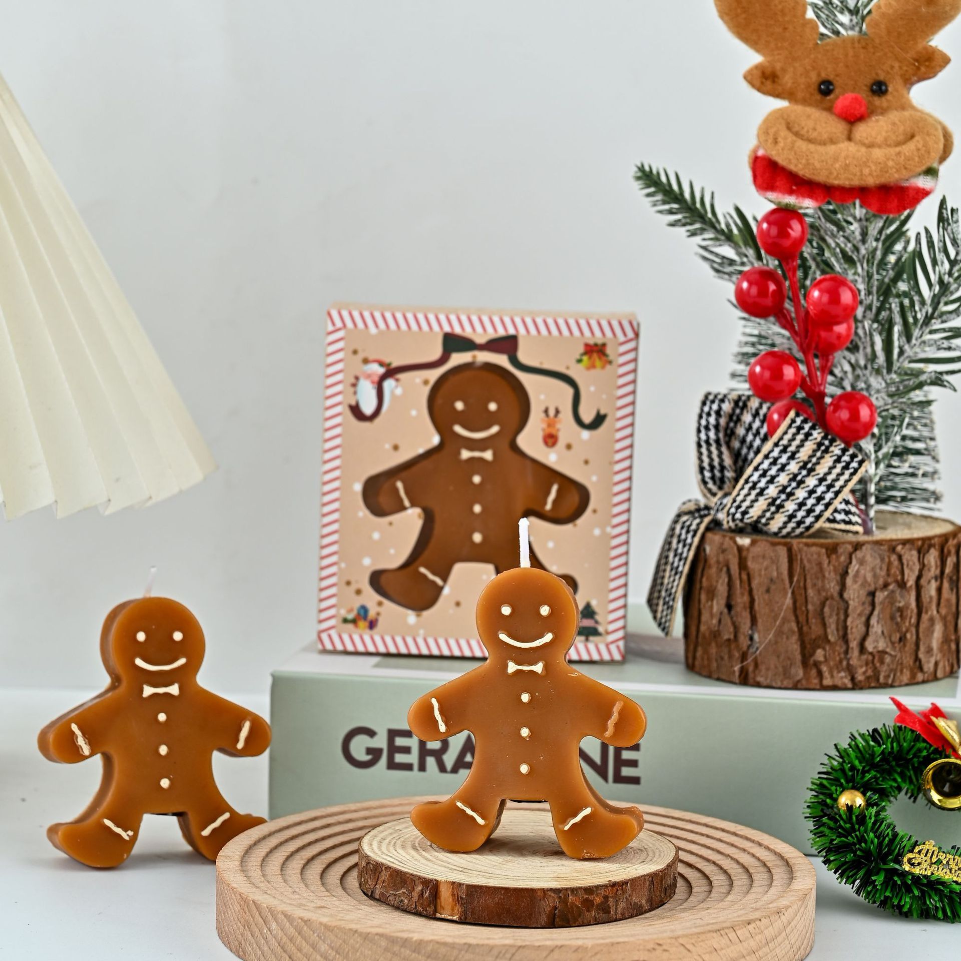 เทียนหอมรูปคนขนมปังขิง กลิ่นหอ - Home Fragrance Gingerbread บทวิจารณ์และราคา